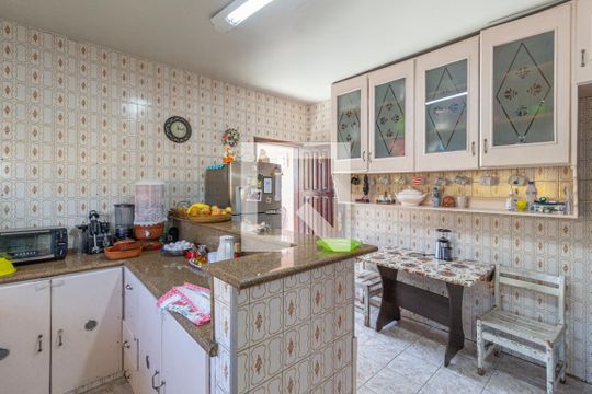 Cozinha de casa à venda com 3 quartos, 120m² em São Pedro, Osasco
