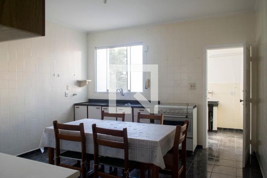 Cozinha de apartamento para alugar com 3 quartos, 116m² em Santa Teresinha, São Paulo