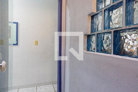 Corredor de casa à venda com 7 quartos, 280m² em Bairro Fátima, Canoas