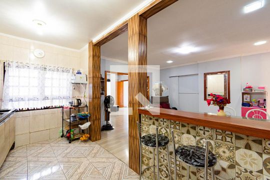 Cozinha 2 de casa à venda com 7 quartos, 280m² em Bairro Fátima, Canoas