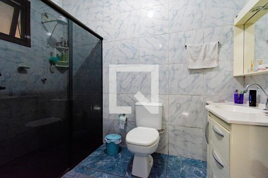 Banheiro de casa à venda com 7 quartos, 280m² em Bairro Fátima, Canoas