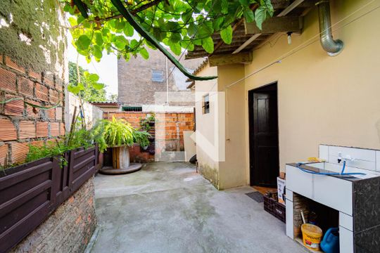 Área comum de casa à venda com 7 quartos, 280m² em Bairro Fátima, Canoas