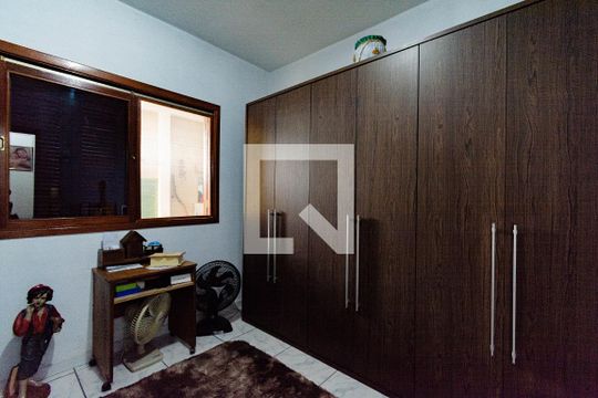 quarto 1 de casa à venda com 7 quartos, 280m² em Bairro Fátima, Canoas