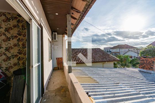 Vista de casa à venda com 7 quartos, 280m² em Bairro Fátima, Canoas