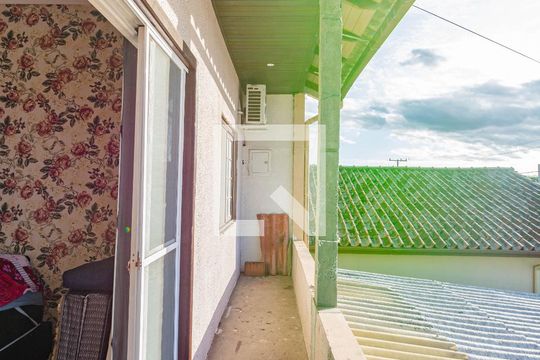 Vista de casa à venda com 7 quartos, 280m² em Bairro Fátima, Canoas
