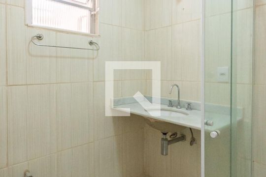 Banheiro de apartamento à venda com 2 quartos, 100m² em Grajau, Rio de Janeiro