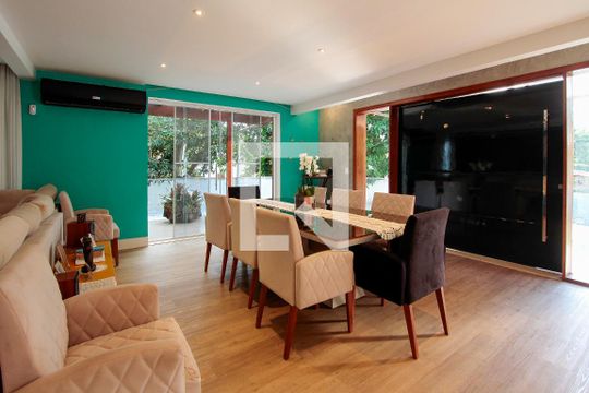 Sala de casa de condomínio à venda com 4 quartos, 1700m² em Itanhangá, Rio de Janeiro