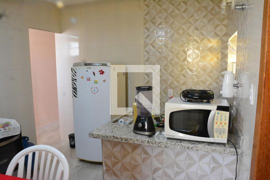 Cozinha de casa para alugar com 1 quarto, 65m² em Jardim das Margaridas, Salvador