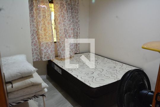 Quarto de casa para alugar com 1 quarto, 65m² em Jardim das Margaridas, Salvador