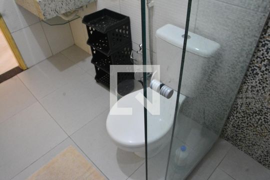 Banheiro de casa para alugar com 1 quarto, 65m² em Jardim das Margaridas, Salvador