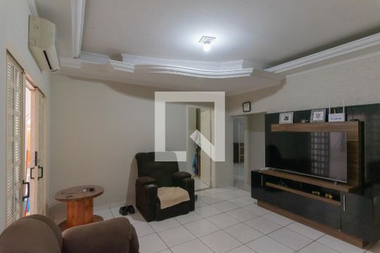 Sala de casa à venda com 3 quartos, 300m² em Jardim Santa Lúcia, Campinas
