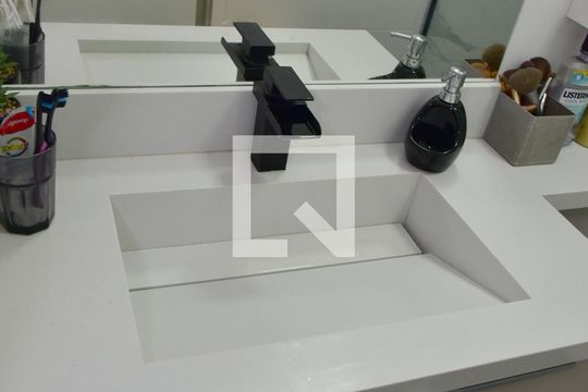 Banheiro de apartamento à venda com 1 quarto, 34m² em Vila Paulista, São Paulo