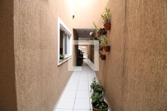 Corredor de entrada  de casa à venda com 3 quartos, 175m² em Vila Ipojuca, São Paulo
