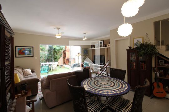 Sala  de casa à venda com 3 quartos, 175m² em Vila Ipojuca, São Paulo