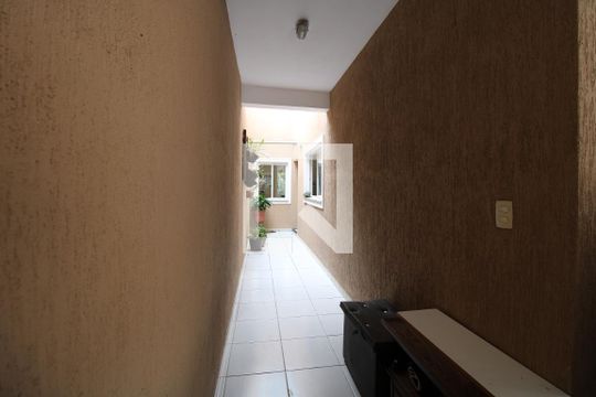 Corredor de entrada  de casa à venda com 3 quartos, 175m² em Vila Ipojuca, São Paulo