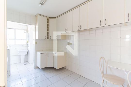 Cozinha de apartamento para alugar com 2 quartos, 70m² em Vila Beatriz, São Paulo