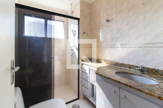 Banheiro de apartamento para alugar com 2 quartos, 70m² em Vila Beatriz, São Paulo