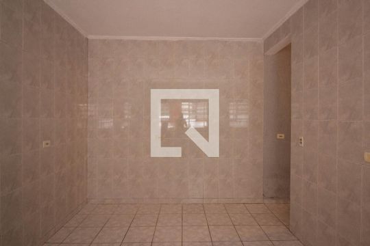 Cozinha de casa para alugar com 3 quartos, 250m² em Vila Carmosina, São Paulo