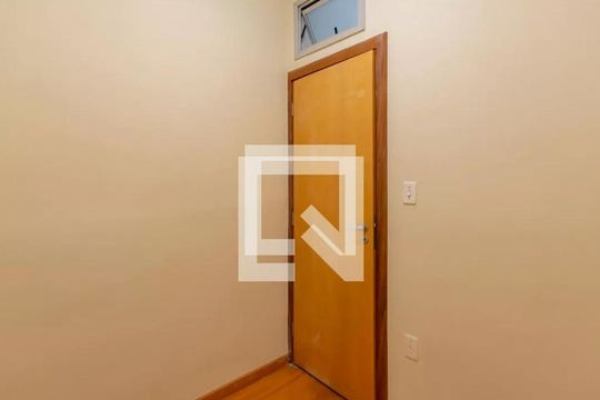 Quarto de Serviço de apartamento à venda com 3 quartos, 77m² em Itapoã, Belo Horizonte