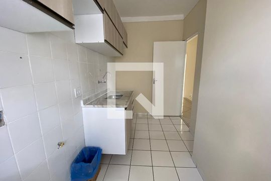 Cozinha e Área de Serviço de apartamento para alugar com 2 quartos, 49m² em Vila Odim Antão, Sorocaba
