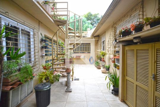 Pátio de casa à venda com 3 quartos, 187m² em Santa Tereza, Porto Alegre