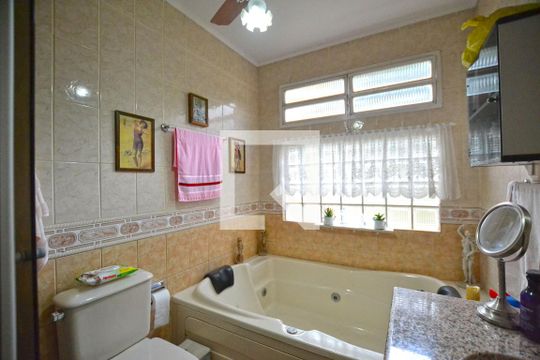 Banheiro da Suíte de casa à venda com 3 quartos, 187m² em Santa Tereza, Porto Alegre