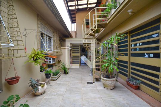Pátio de casa à venda com 3 quartos, 187m² em Santa Tereza, Porto Alegre