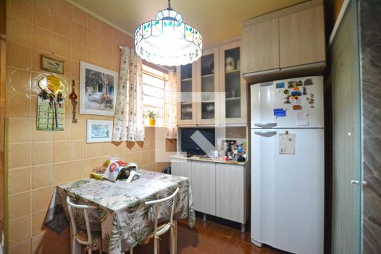 Cozinha de casa à venda com 3 quartos, 187m² em Santa Tereza, Porto Alegre