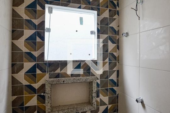 Banheiro da Suíte de casa à venda com 3 quartos, 130m² em Engenho do Mato, Niterói