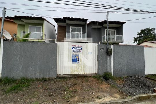 Fachada de casa à venda com 3 quartos, 130m² em Engenho do Mato, Niterói