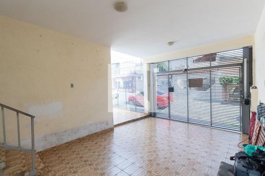 Garagem de casa à venda com 2 quartos, 149m² em Vila Marieta, São Paulo