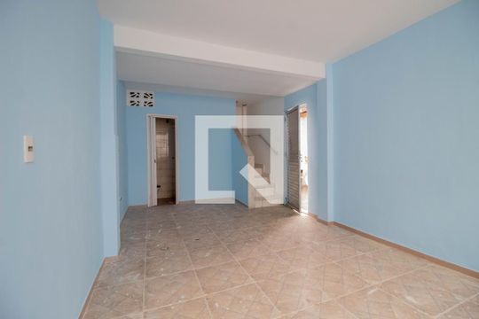 Sala  e cozinha (casa 1) de casa para alugar com 5 quartos, 180m² em Curicica, Rio de Janeiro