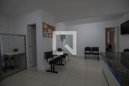 Sala (casa 2) de casa para alugar com 5 quartos, 180m² em Curicica, Rio de Janeiro