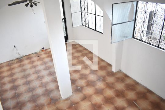 Sala de casa à venda com 2 quartos, 180m² em Campo Grande, Rio de Janeiro