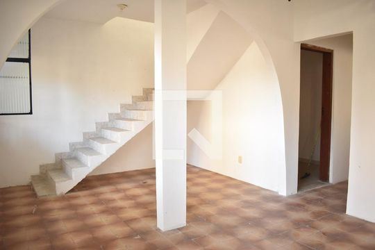 Sala de casa à venda com 2 quartos, 180m² em Campo Grande, Rio de Janeiro