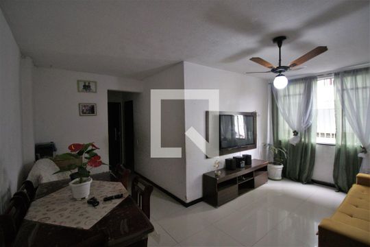 Sala de apartamento para alugar com 2 quartos, 55m² em Jardim Alcântara, São Gonçalo