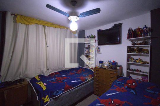 Quarto 2 de apartamento para alugar com 2 quartos, 55m² em Jardim Alcântara, São Gonçalo