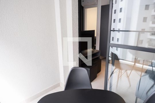 Sacada de kitnet/studio para alugar com 0 quarto, 28m² em Chácara Inglesa, São Paulo