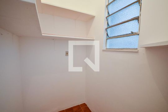 Quarto de Serviço de apartamento para alugar com 2 quartos, 56m² em Grajaú, Rio de Janeiro