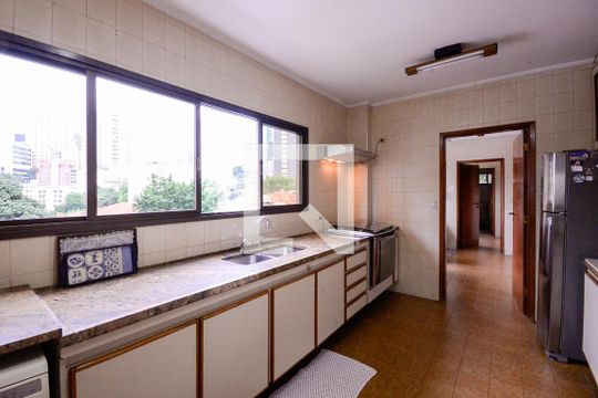 Cozinha  de apartamento à venda com 3 quartos, 278m² em Aclimação, São Paulo