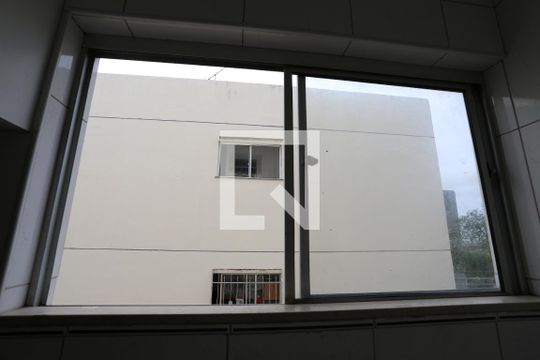 Vista da lavanderia de apartamento para alugar com 2 quartos, 49m² em Nova Brasília, Salvador