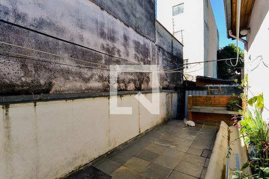 Quintal  de casa à venda com 3 quartos, 159m² em Jardim Flor da Montanha, Guarulhos