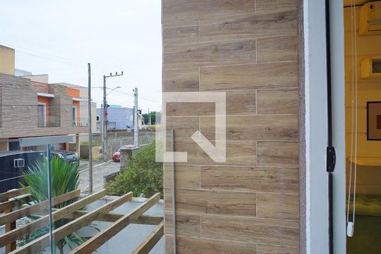 Varanda suíte 1 de casa para alugar com 3 quartos, 170m² em São João do Rio Vermelho, Florianópolis
