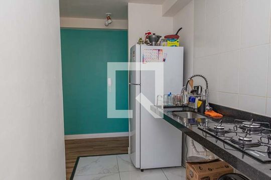 Cozinha de apartamento para alugar com 2 quartos, 45m² em Piraporinha, Diadema