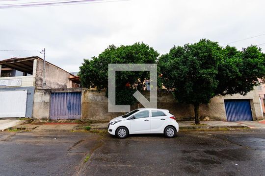 Fachada de casa à venda com 4 quartos, 292m² em Nova Gameleira, Belo Horizonte