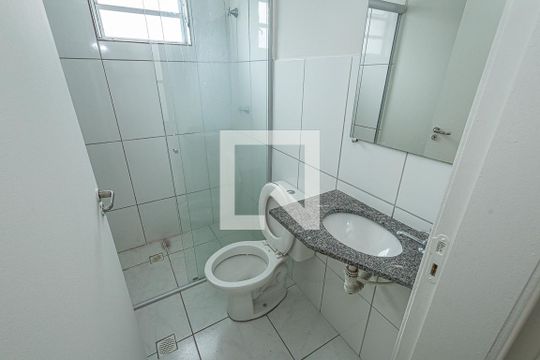 Banheiro de apartamento para alugar com 2 quartos, 47m² em Planalto, Belo Horizonte