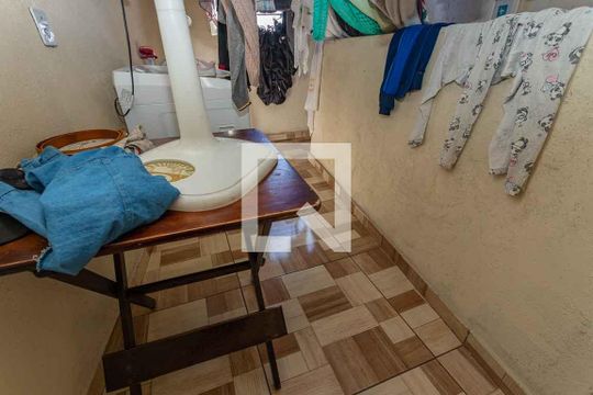 Área de serviço  de casa à venda com 4 quartos, 65m² em Casa Grande, Diadema