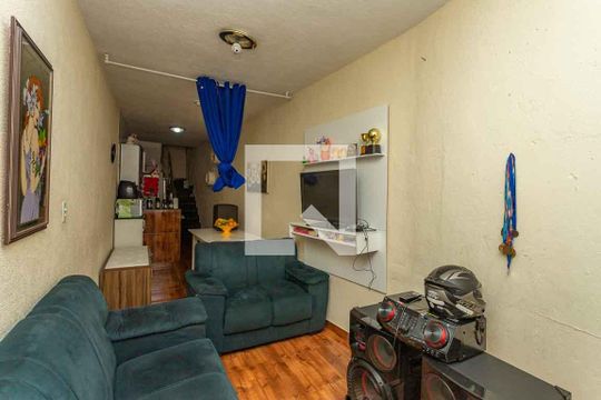 Sala  de casa à venda com 4 quartos, 65m² em Casa Grande, Diadema