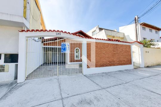 Fachada de casa para alugar com 3 quartos, 173m² em Jardim Satélite, São José dos Campos