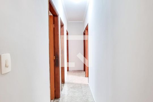 Corredor de casa para alugar com 3 quartos, 173m² em Jardim Satélite, São José dos Campos
